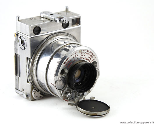 The Compass, designed by Christmas Pimberton Billing, was manufactured by the Swiss watchmaker Le Coultre between 1937 and 1940. Approximately 4,000 cameras were produced.